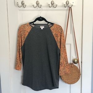 Lularoe L Randy T-shirt